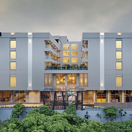 Zone By The Park Raipur Hotel Екстериор снимка